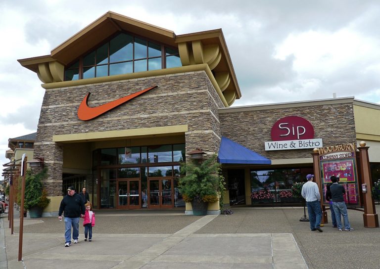 nike factory outlet johnson creek